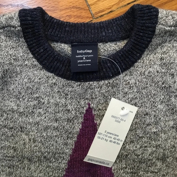 Gap colour block star sweater BNWT, size 5T - Picture 3 of 3